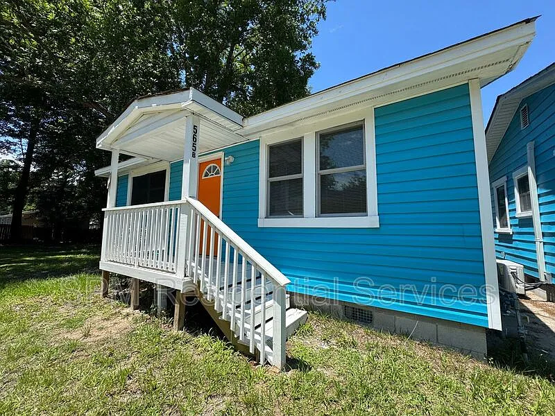 565 Manly Ave #B