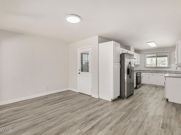 3rd image of 605 N SAGUARO --