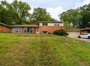 2416 Stover Dr, New Albany, IN 47150