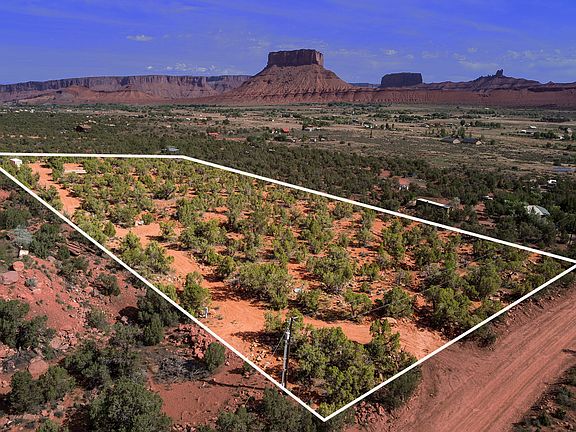 2nd image of 262 Pope Ln