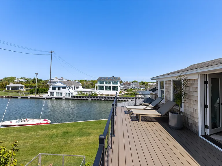61 Dune Rd — Photo 12