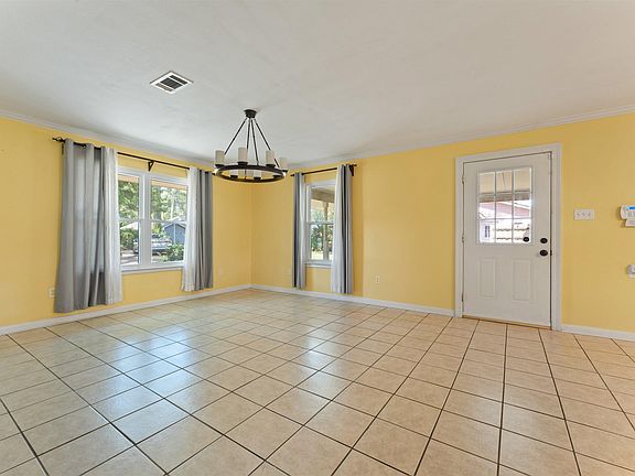 5th image of 30696 Country Club Ln