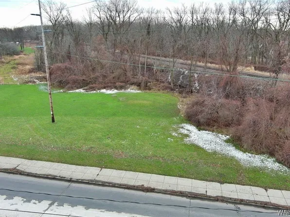 259 Mineral Springs Rd, Buffalo, NY 14210