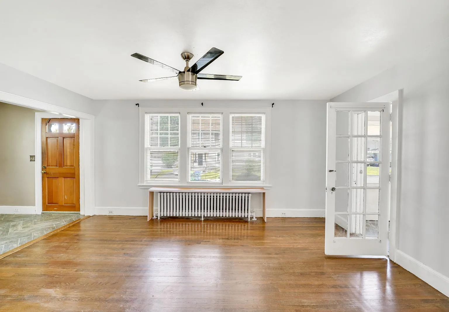 3 bed, 1.5 bath, 1420 sqft, $2,500 — Photo 2