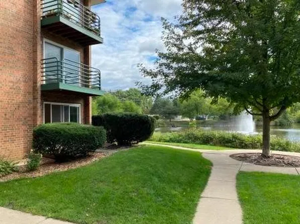 1029 Buccaneer Dr APT 1, Schaumburg, IL 60173