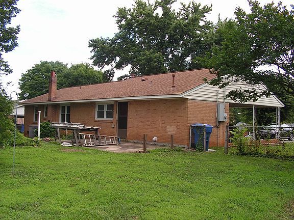 5th image of 305 Fulton Dr