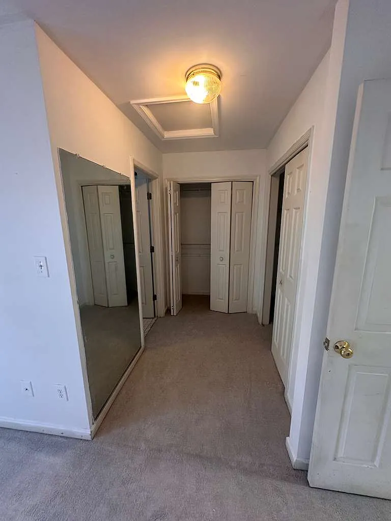 10159 Forest Hill Cir — Photo 3