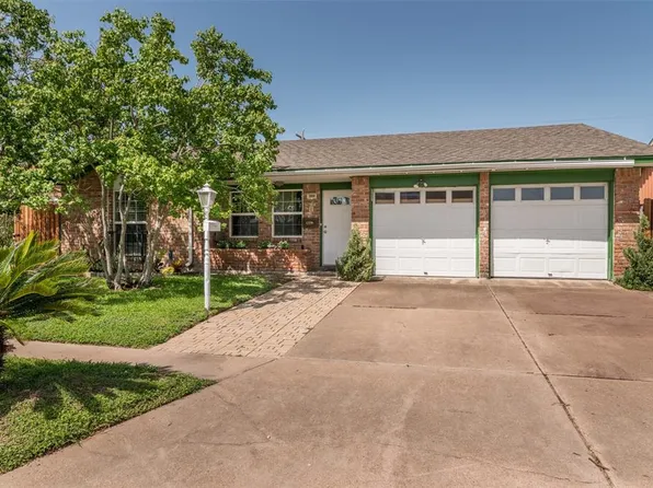 3009 Pine St, Galveston, TX 77551