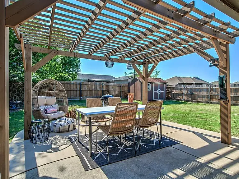 1501 Ginger Ave — Photo 10