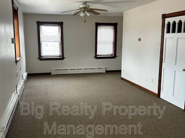 358 Hall St APT 2, Phoenixville, PA 19460