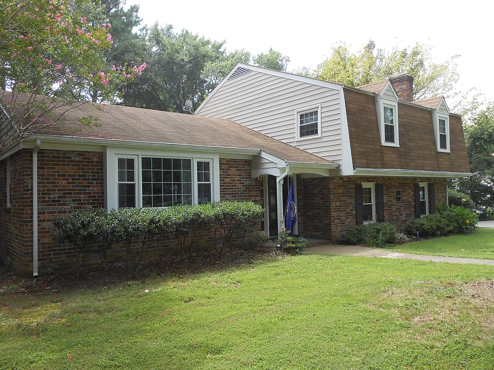 Spacious well-maintained home in Freeman school district