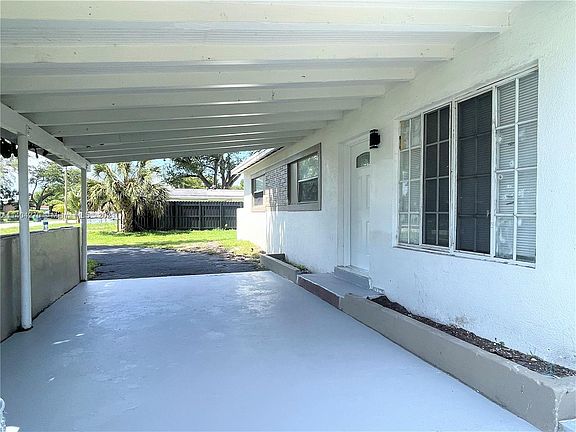 3rd image of 561 NW 33rd Ave