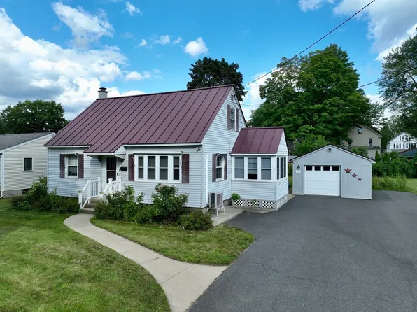 81 Vernon St, Greenfield, MA 01301