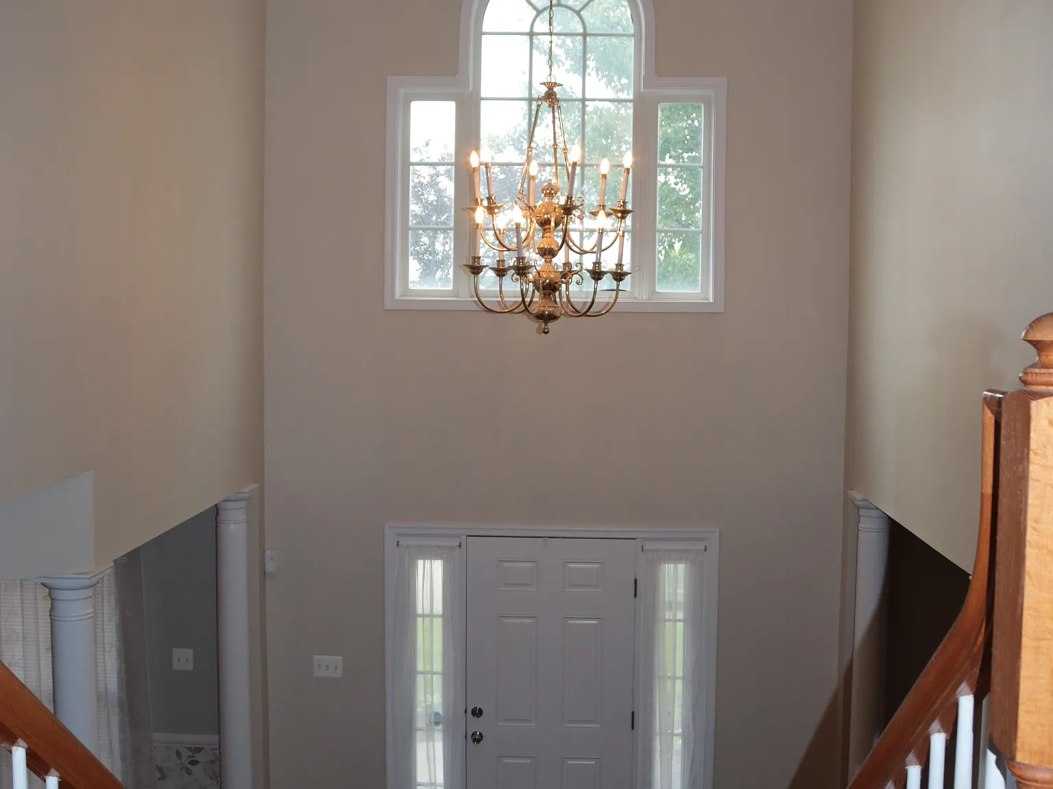 5 bed, 4.5 bath, 7088 sqft, $6,000 — Photo 4