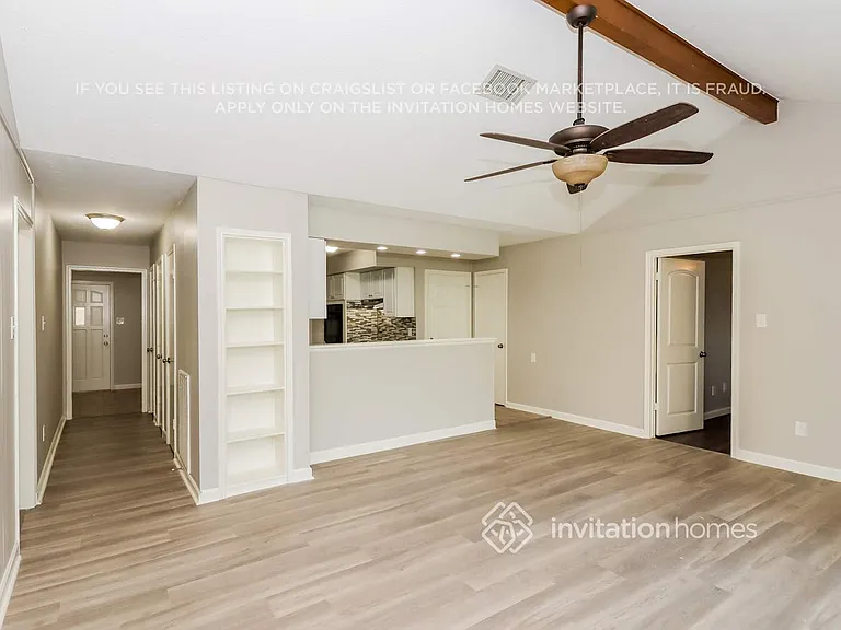 2104 Yorktown Ct N — Photo 5