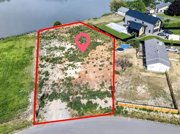 4185 Davie Rd, Kamloops, BC V2H 1K8