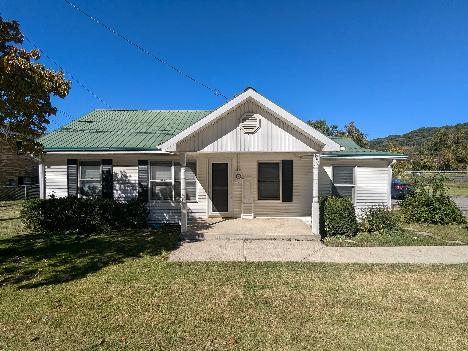 3 bed, $1,350 — Photo 2