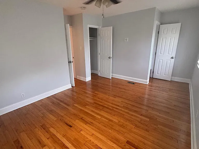 5200 Ready Ave — Photo 4