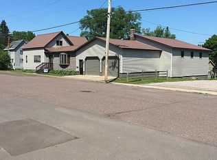 911 Front St, Lake Linden, MI 49945