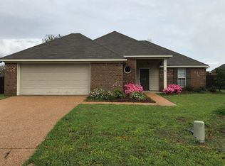 102 Browtony Ct, Canton, MS 39046