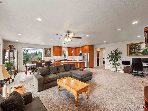 5th image of 63404 Nathan Dr