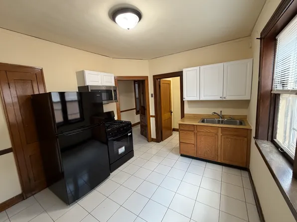 3352 3354 S. Lituanica - Bridgeport