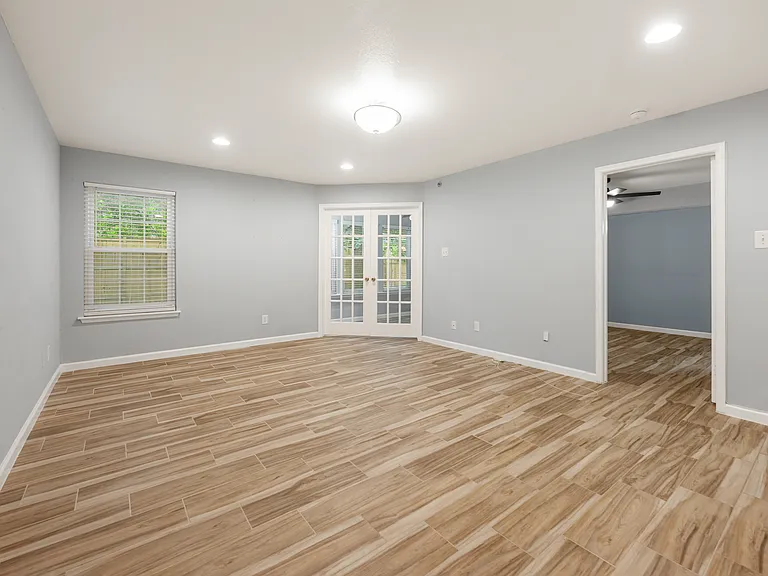 3309 Wyndham Cir #1183 — Photo 2