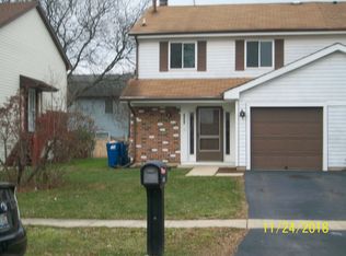 2086 Millpond Ln, Hanover Park, IL 60133