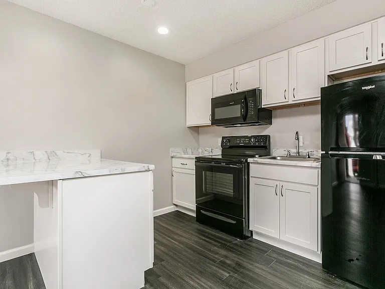 Eastview Apartments — Photo 23
