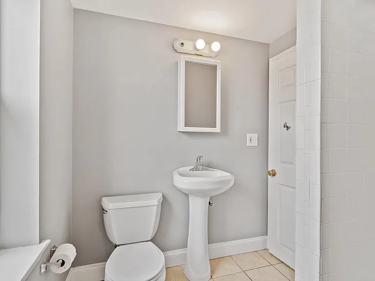 203 E Springfield Rd #17 — Photo 8