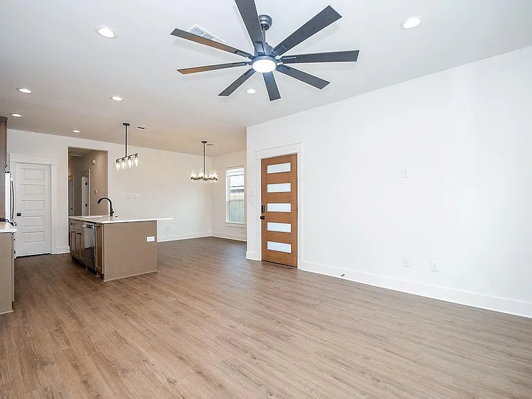 4101 Victoria Ave #B — Photo 7