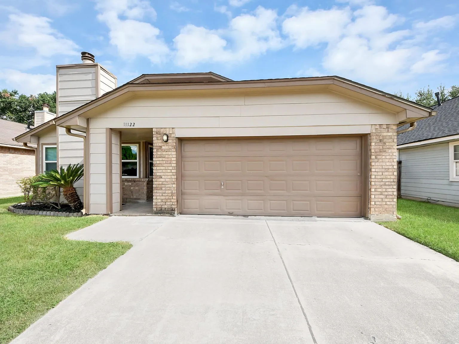 3 bed, 2.0 bath, 1477 sqft, $1,900 — Photo 1