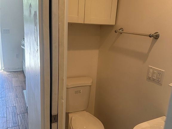 3rd image of 2174 N Beverly Glen Blvd