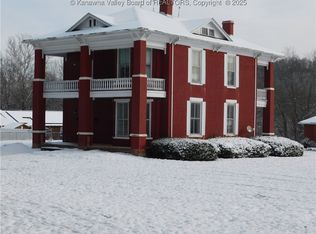 221 Walnut St, Buffalo, WV 25033