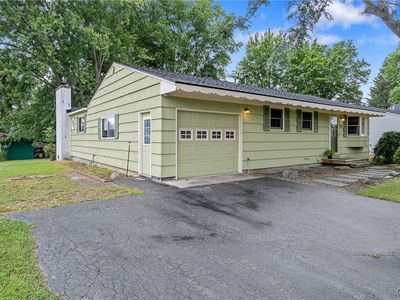 7861 Hawthorne Dr, Liverpool, NY, 13090