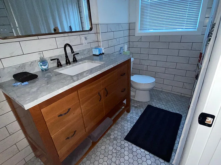 1801 University Ave — Photo 8