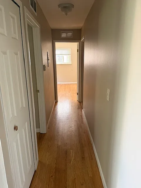 2 bed, 800 sqft, $1,200 — Photo 3
