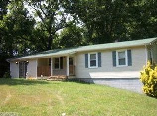 1155 Hickory Trails Rd, Winston Salem, NC 27105