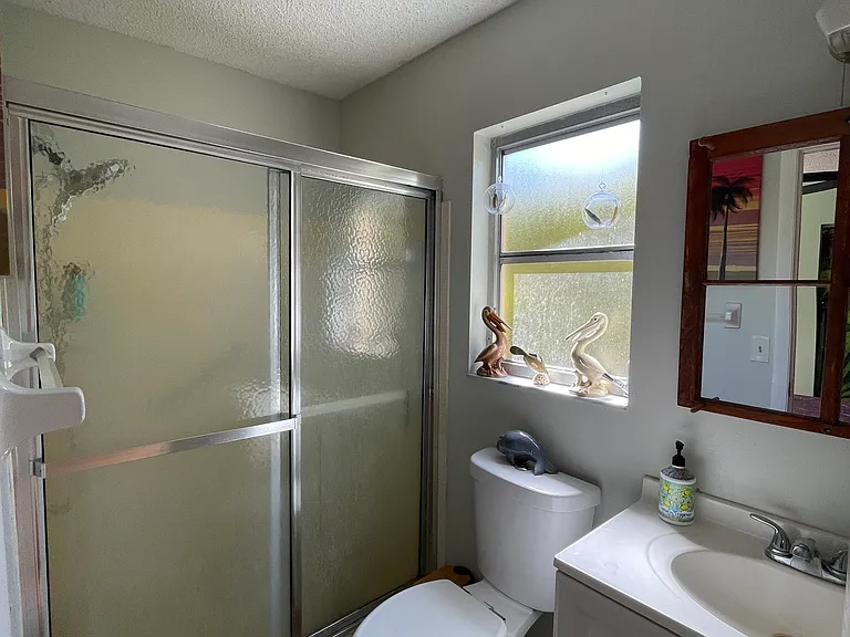 255 S Venice Blvd — Photo 22