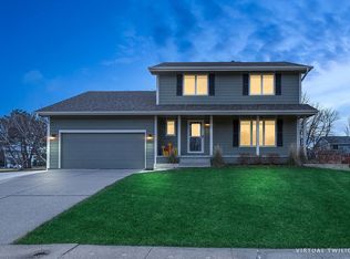 8100 Hickory Dr, Urbandale, IA 50322