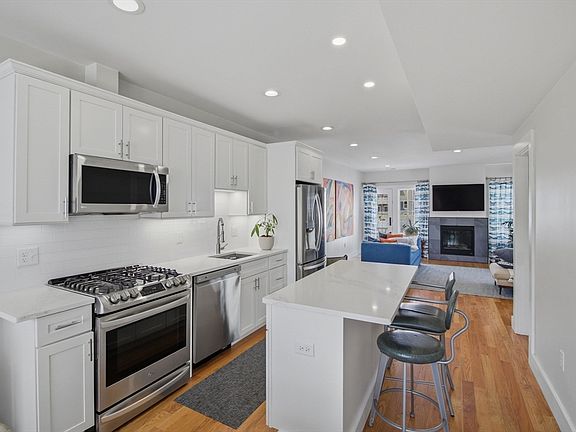 4th image of 10 Berkley Rd #A