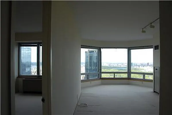 Rented by Nest Seekers International | media 22