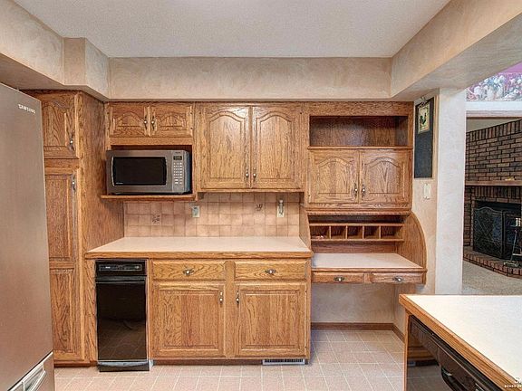 4th image of 204 Gail Dr