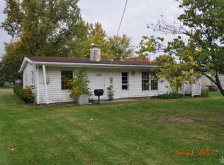 114 W Crown Ln, Fort Wayne, IN 46807