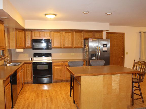 2nd image of 404 Parkwood Dr
