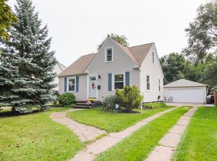 3111 Joslyn Rd, Cleveland, OH 44111