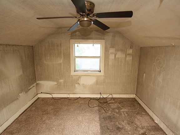 5th image of 1533 Goguac St W