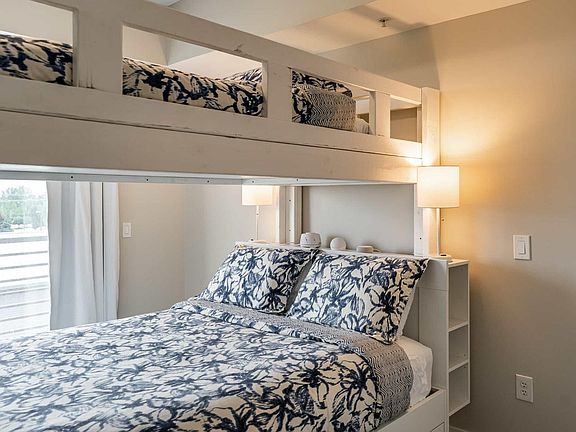 5th image of 530 Miller Dr Unit 304