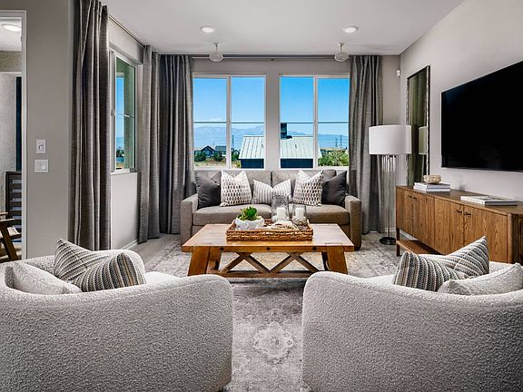 03_Row_Plan 3_Family Room