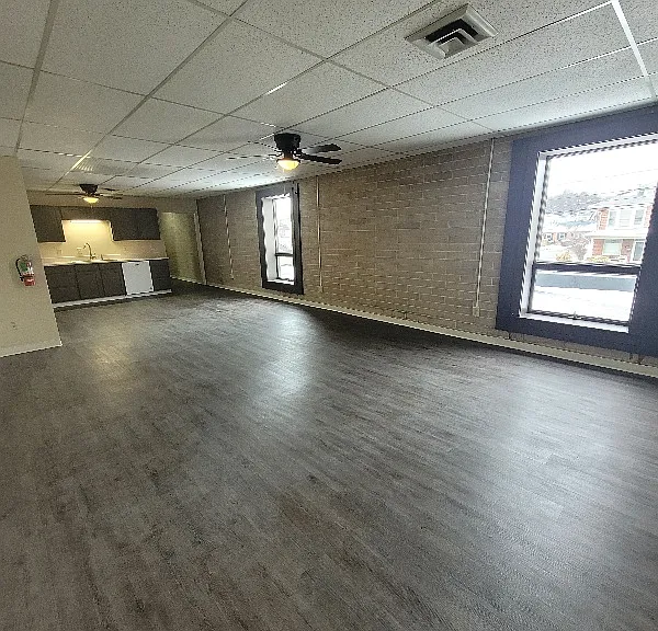 2320 Penn Ave — Photo 3